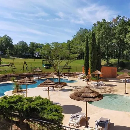 3 Etoiles - Piscine - Efchcf